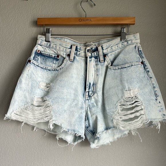 Abercrombie & Fitch Pants - Abercrombie Jean Short - Acid Washed - Size 27/4R.